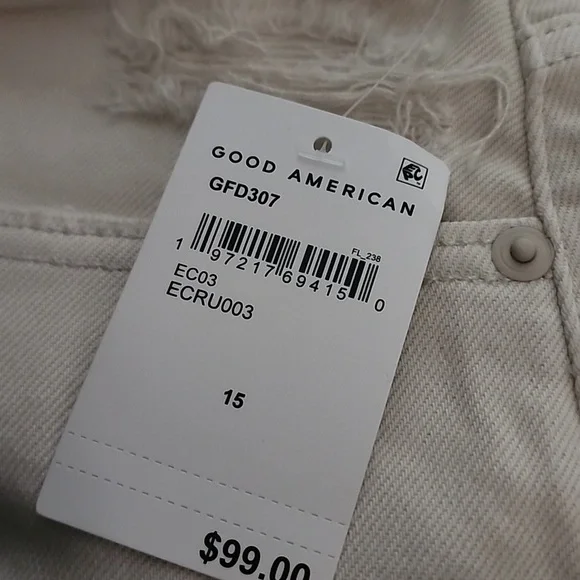 Good American 90s Women's Size 15 Shorts With Frayed Cuff NWT - Picture 3 of 7